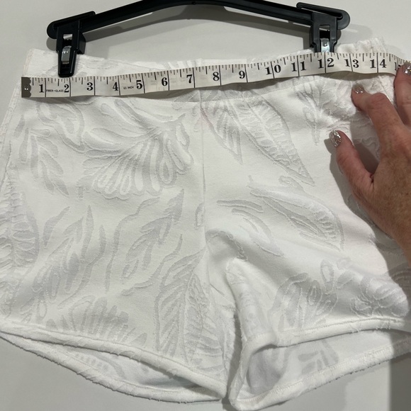 Lilly Pulitzer Short set - Picture 4 of 6